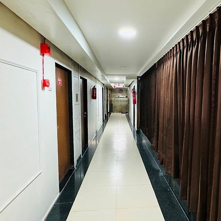 Hotel Palladium Surat Exterior photo